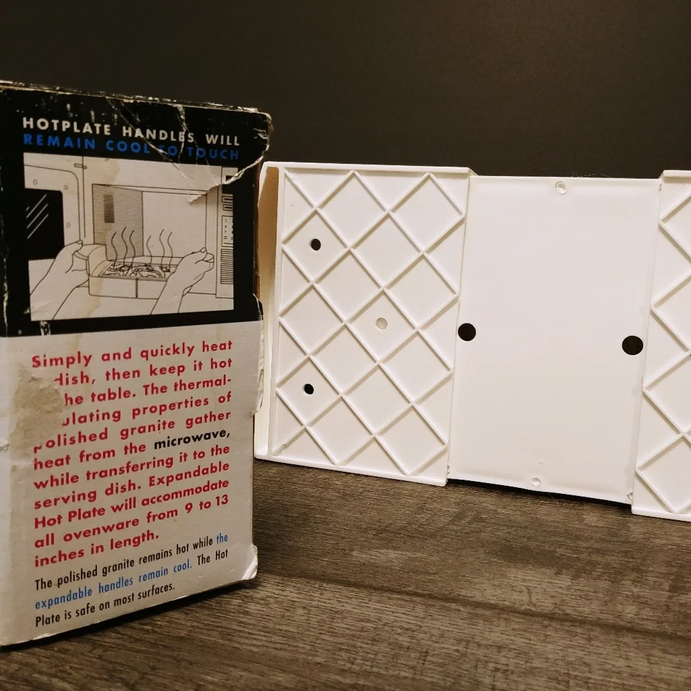 Granite Microwave Hot Plate. Vintage. White. Expandable. - Picture 2 of 4